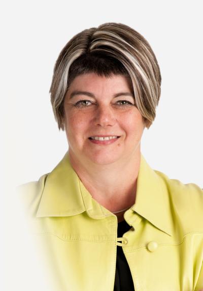 Portrait of Dr Gillian Miles