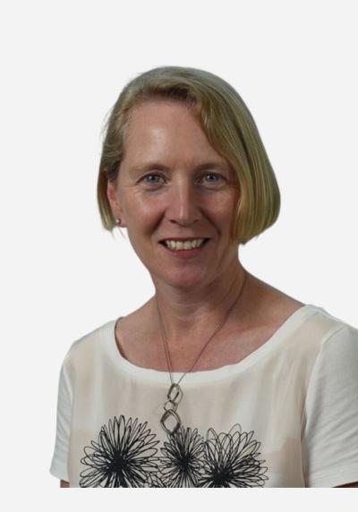 Portrait of Dr Natalie Pelham