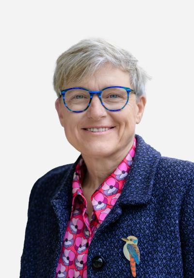 Portrait of Tracey Slatter